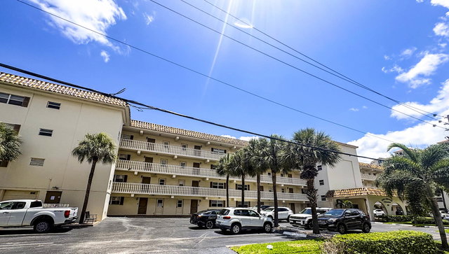 Boca Golfview Condo photo 2